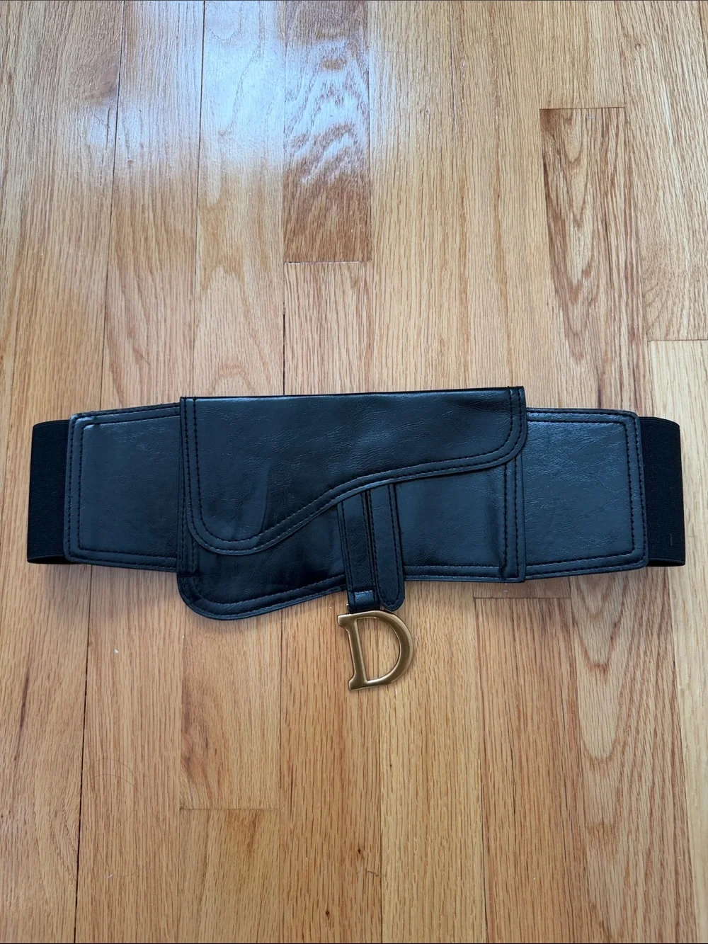 Black Leather Waist Belt with Gold 'D' Charm Accent Large